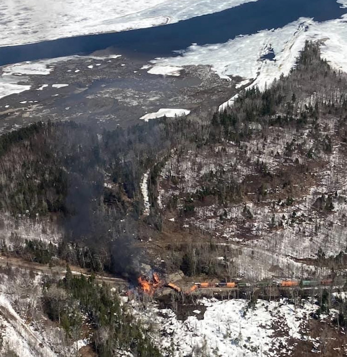 Authorities report no threat to public health or safety after train derailment near Rockwood